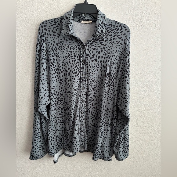 Millibon Black and Gray Animal Print Button-Down Shirt S - Picture 2 of 12